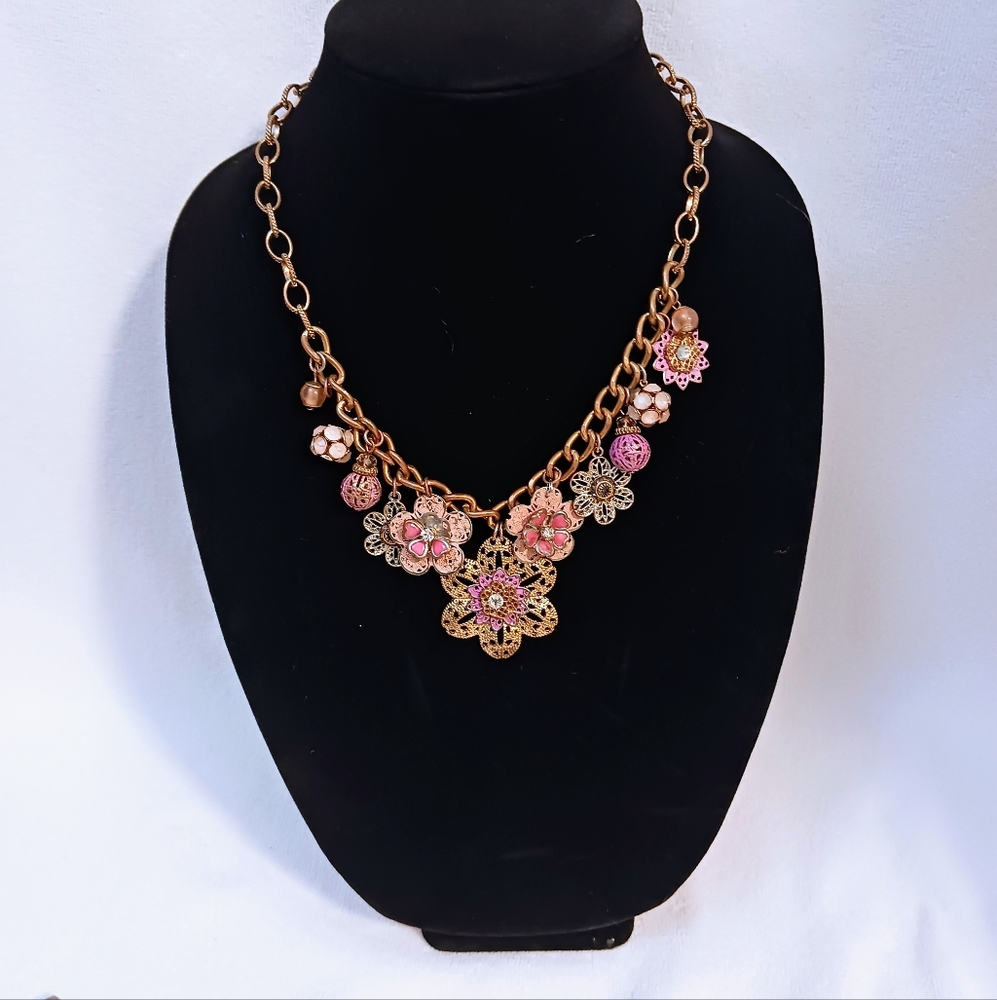 VNT PINK Floral Necklace Baubles Beads Flowers PINK metal Petals Fairy Steampunk - Picture 1 of 8